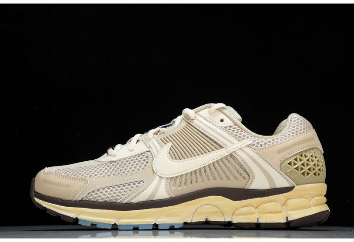 nike air zoom vomero 5 fb8825-111