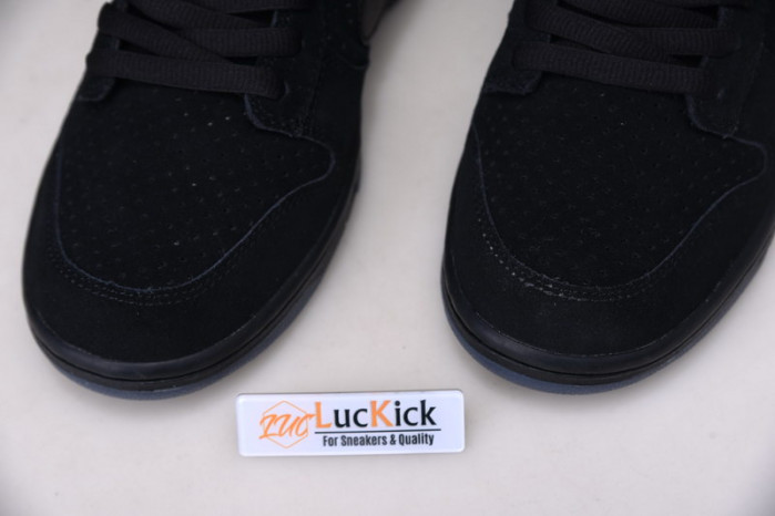 nike sb dunk low sp undefeated 5 on it black do9329-001