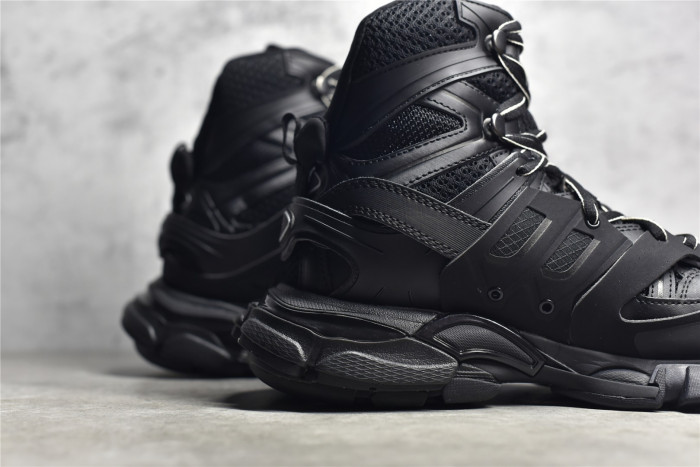 Ba*len*cia*ga track trainer