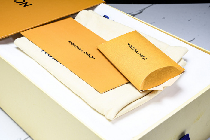 LOU VUIT SNEAKERS LVSRS-0006