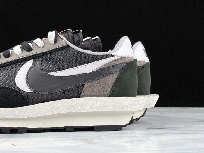 nike ld waffle sacai black bv0073-001