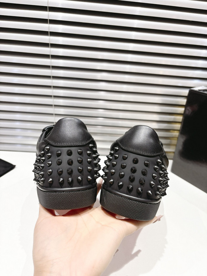 C*HRISTIAN L*BUBOUTIN CL-075