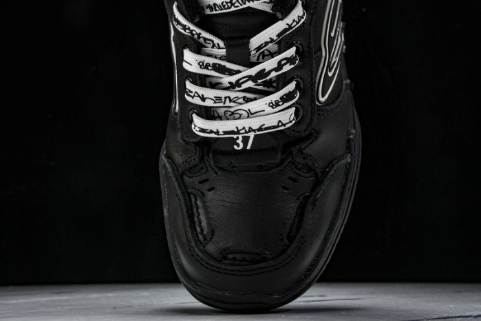 Balenciaga Hamptons Worn-Out WCURB1000