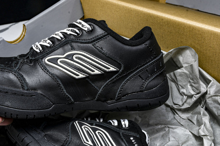 Balenciaga Hamptons Worn-Out WCURB1000