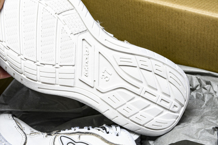 Balenciaga Hamptons Worn-Out WCURS9000