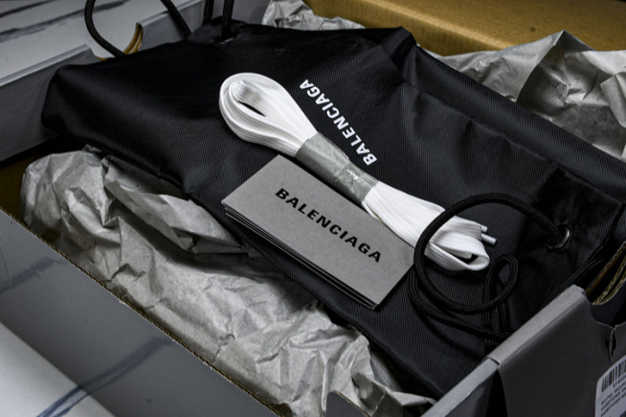 Balenciaga Hamptons Worn-Out WCURS9000