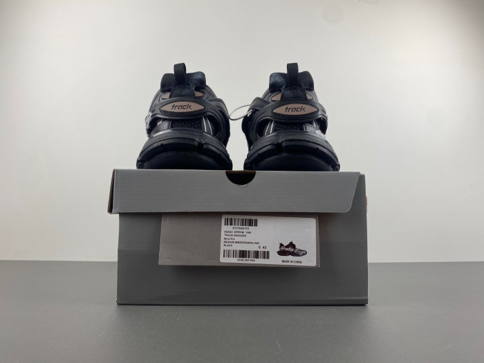 Ba*len*cia*ga track runner btt-206