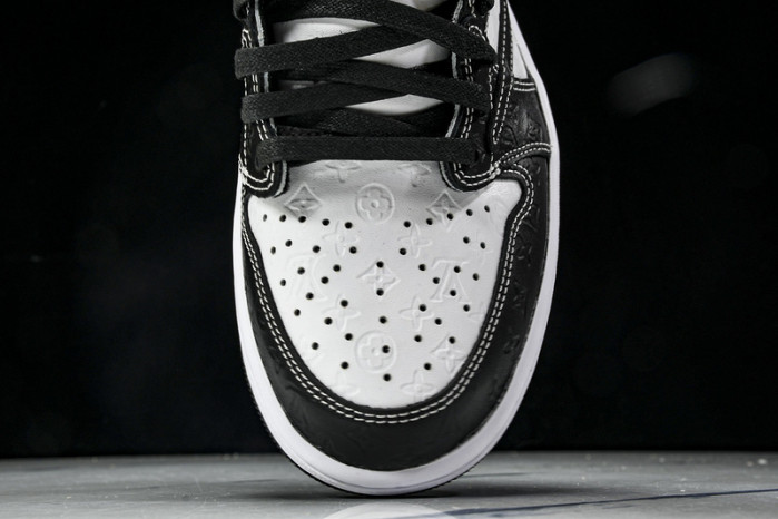 Travis Scott x Jordan Air Jordan 1 Low DL2211-001