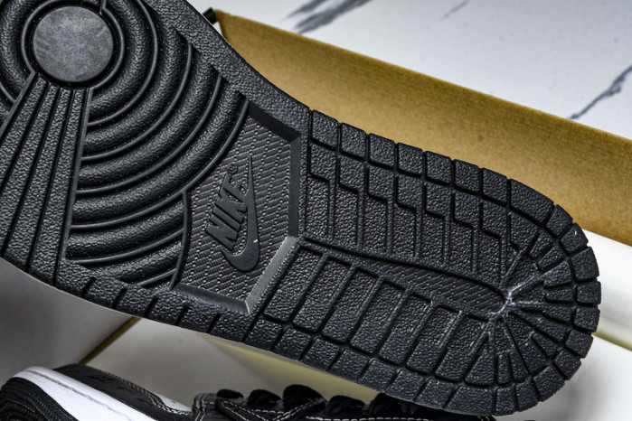 Travis Scott x Jordan Air Jordan 1 Low DL2211-001