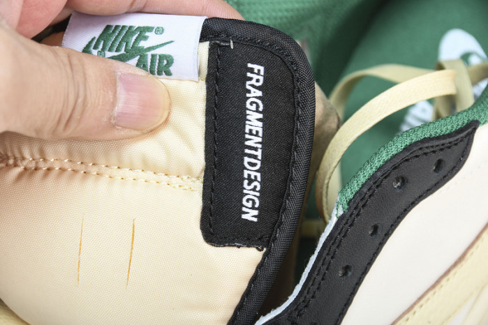 Travis Scott x Air Jordan 1 Low DH7866-128