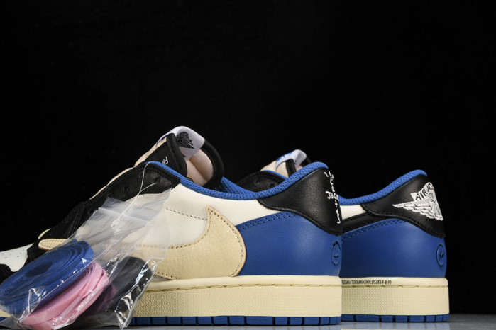 Jordan 1 Low fragment design x Travis Scott DM7866-140