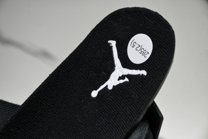 Air Jordan 4 Retro “White Thunder” FQ8138-001