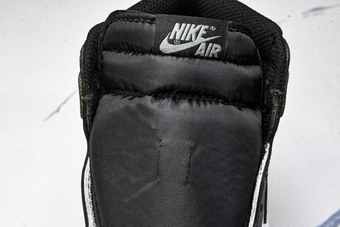 Air Jordan 1 Retro High "Clay Green" 555088-135