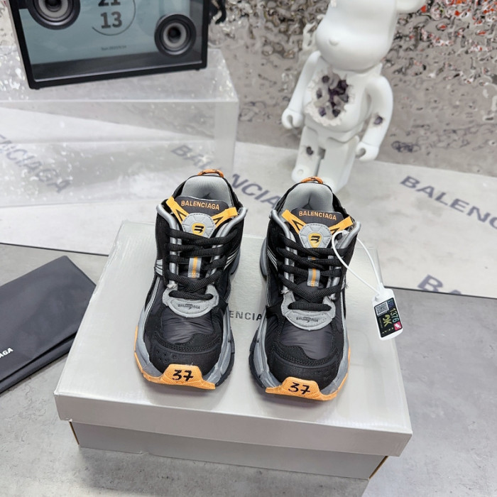 Ba*len*cia*ga track runner btt-196