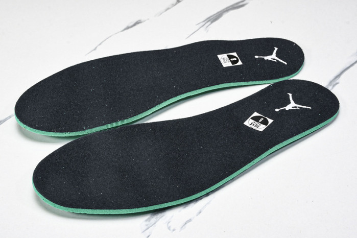 Air Jordan 4 “Remastered” HV5184-010