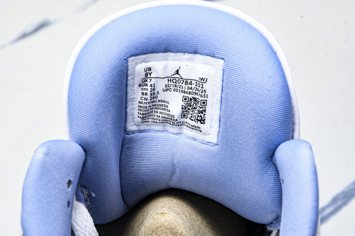 Air Jordan 3 OG "Cobalt Bliss" HQ0784-101