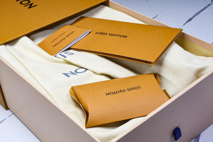 LOU VUIT CLASSIC LVTCC-002