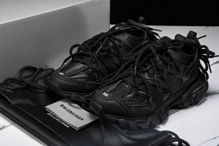 Ba*len*cia*ga track runner  btt-198