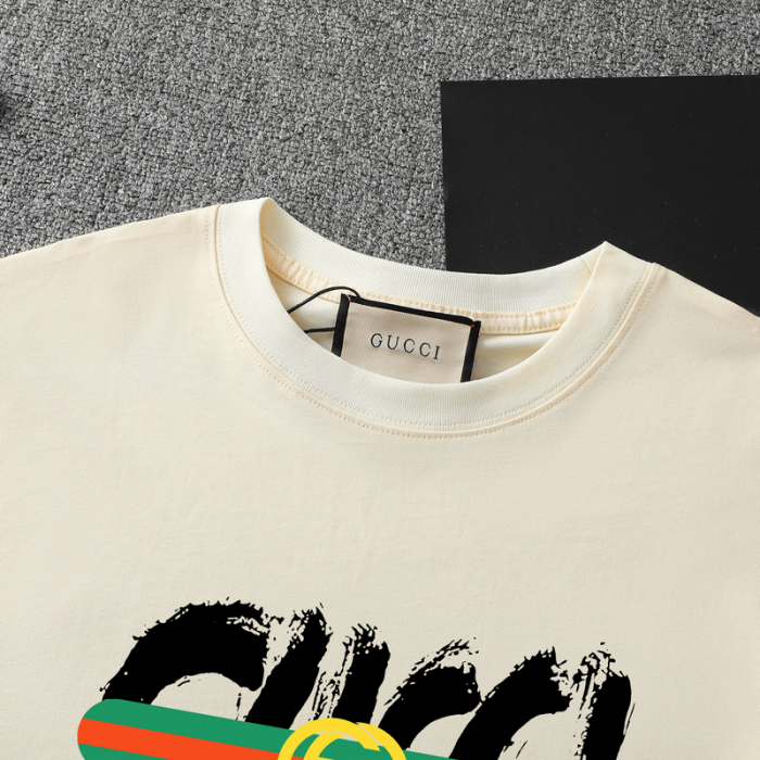 G*UCCI CLOTHES GICS-014