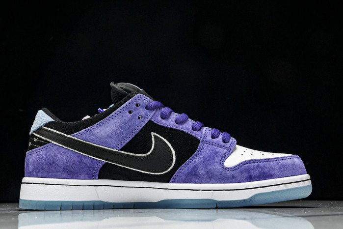 Hayley Wilson x Nike SB Dunk Low "Court Purple" HJ0613-500