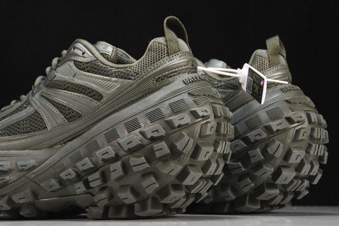 Ba*len*cia*ga track trainer  btt-030