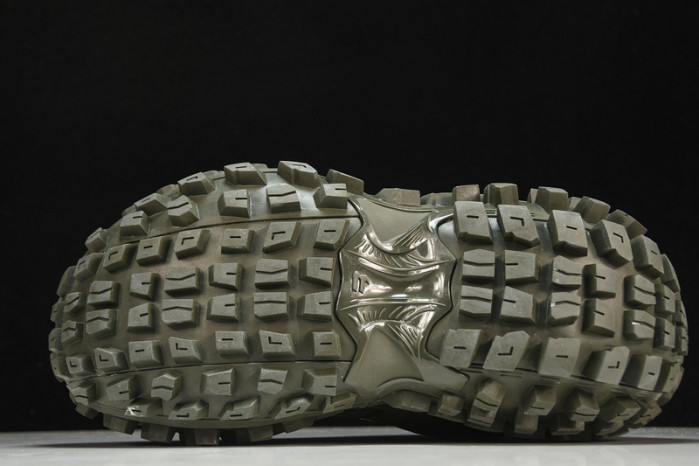 Ba*len*cia*ga track trainer  btt-030