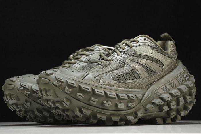 Ba*len*cia*ga track trainer  btt-030