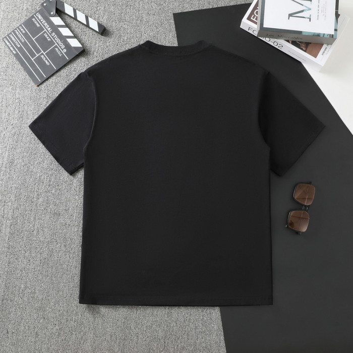 G*UCCI CLOTHES GICS-009