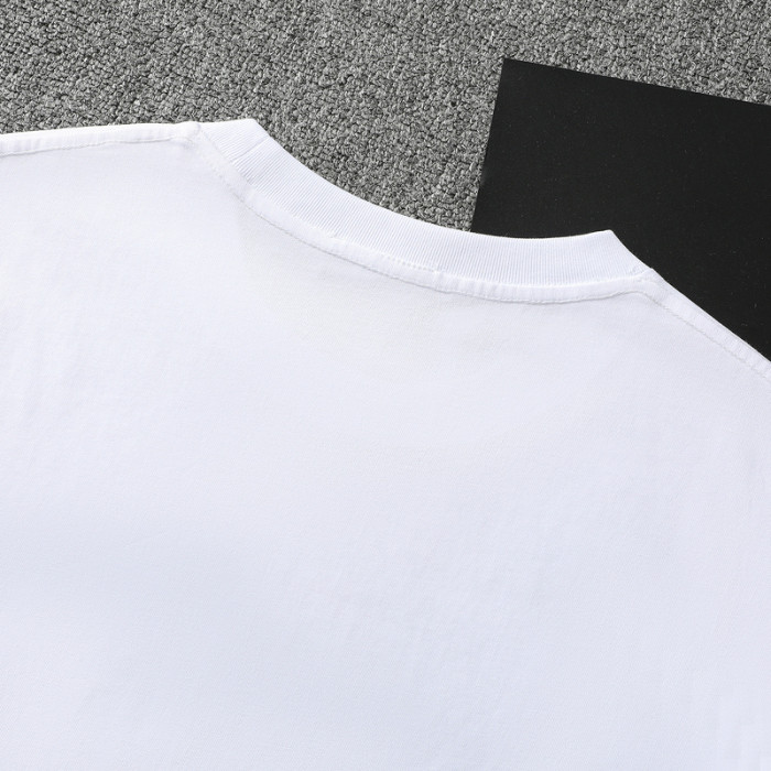 G*UCCI CLOTHES GICS-008