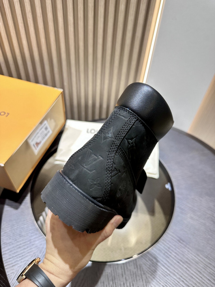 L**V**T* BOOTS LVTBS-017