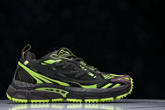 C/O​ SNEAKERS CO-020