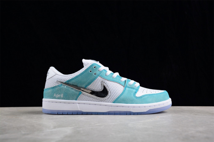 nike  sb dunk low   fd2562-400