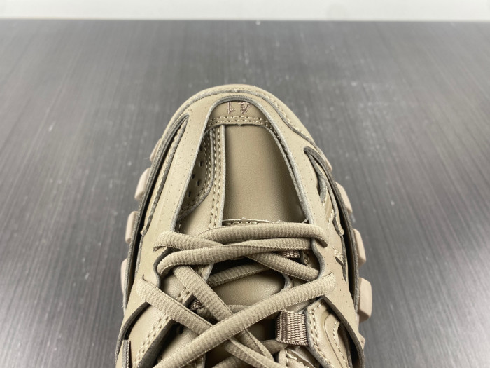 Ba*len*cia*ga track trainer  btt-026