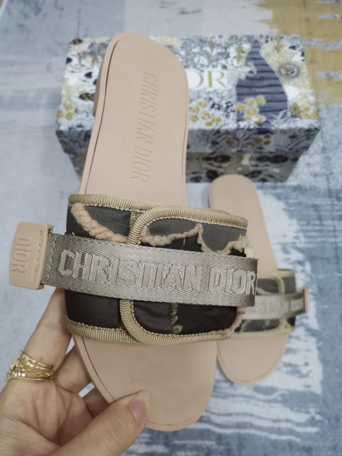 DIOR SLIDES DS-038