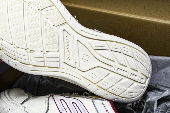 Balenciaga Hamptons Worn-Out WCURB9960