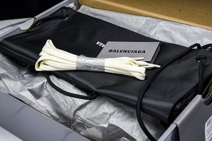 Balenciaga Hamptons Worn-Out WCURB9960