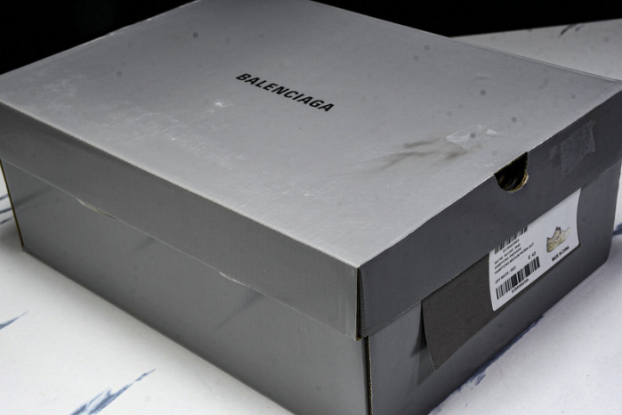 Balenciaga Hamptons Worn-Out WCURB9960