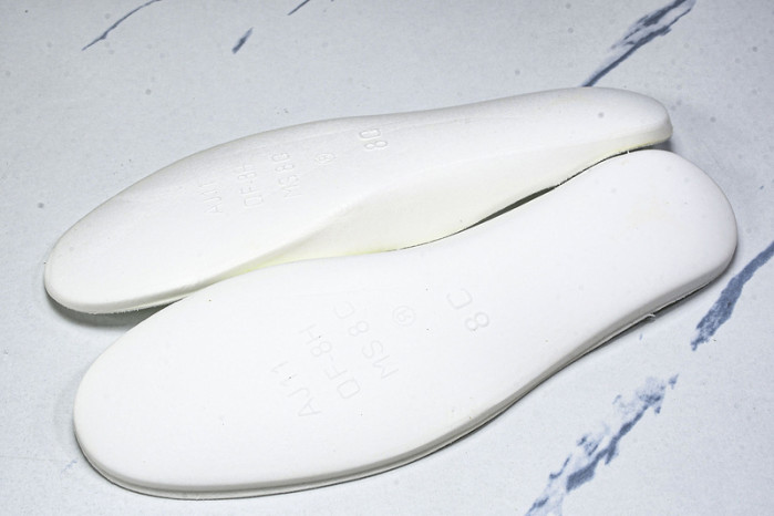 Jordan 4 Retro "Lightning" CT8527-700