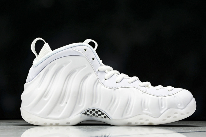 Nike Air Foamposite One “Triple White” HJ5195-100