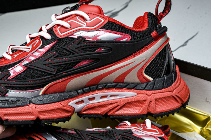 C/O​ SNEAKERS CO-030