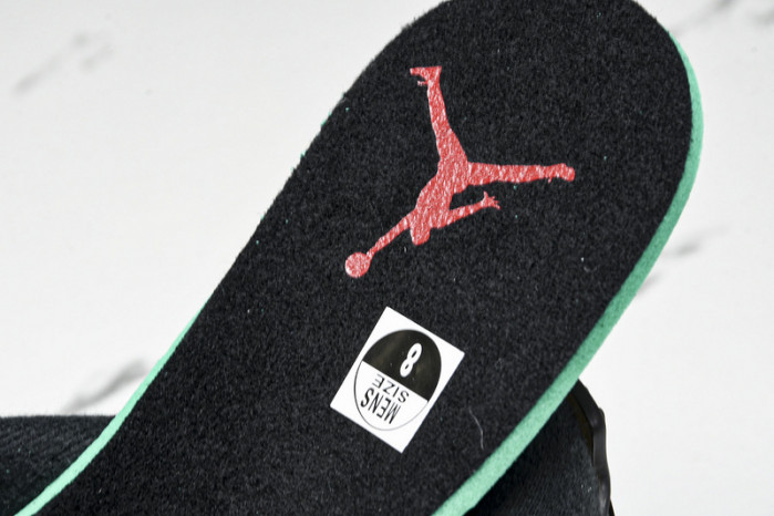 Air Jordan 4 “Bred” FQ7939-060