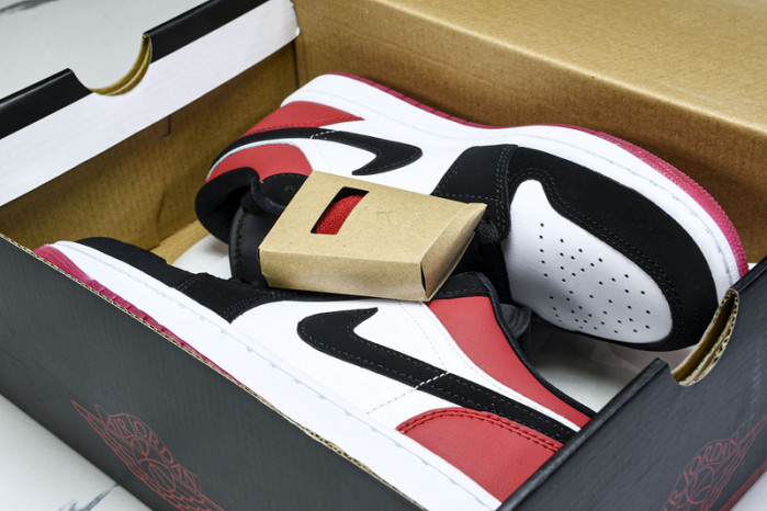 Air Jordan 1 Low SE Black Toe IB8971-106