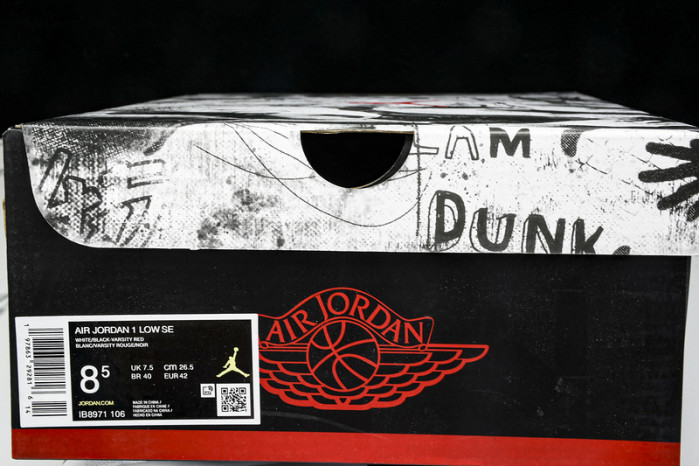 Air Jordan 1 Low SE Black Toe IB8971-106