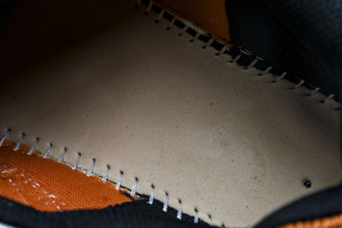 C/O​ SNEAKERS CO-026