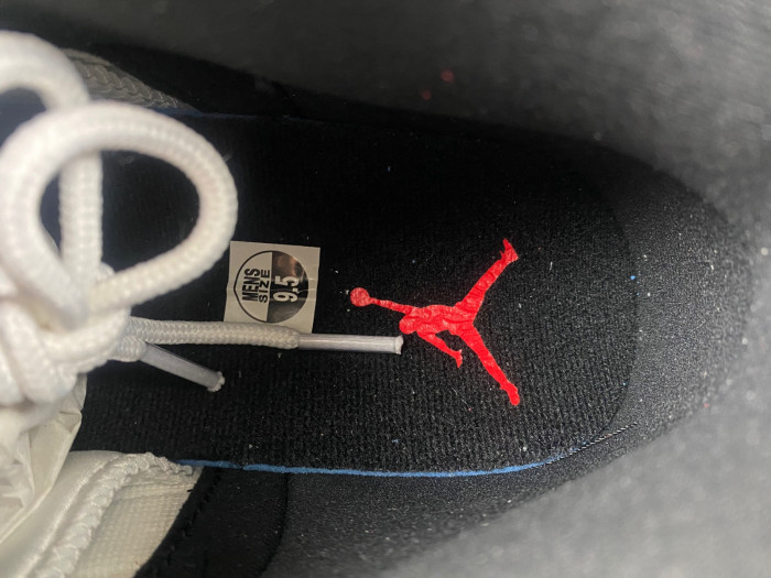 JORDAN 12 White flame red