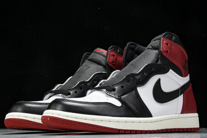 air jordan 1 “black toe reimagined” dz5485-106