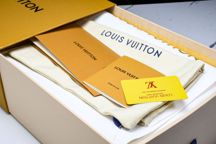 LOU VUIT RUN AWAY LVRA-010