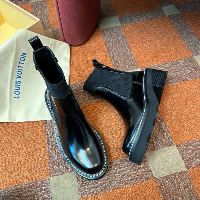 L**V**T* BOOTS LVTBS-033