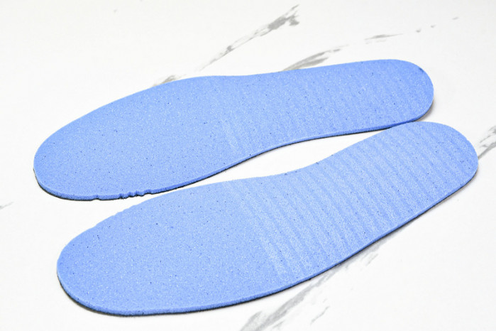 Air Jordan 12 “University Gold” 130690-070