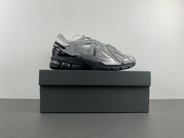 A.*SIC*S G*EL U1906AAF